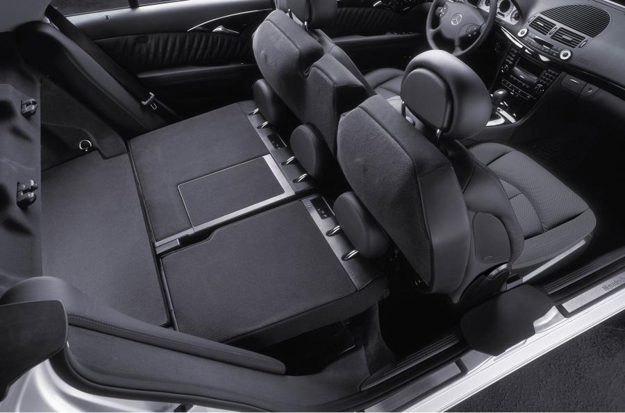  Mercedes-Benz E-Class 2002 года  (фото 435 из 448)